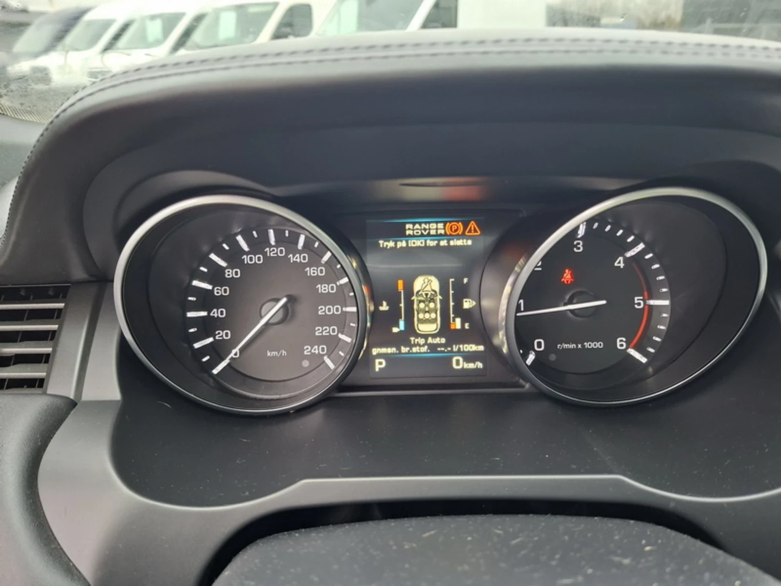 Land Rover Range Rover Evoque 2.2D | AWD | Автоматик  | Всички екстри , снимка 6 - Автомобили и джипове - 53752954