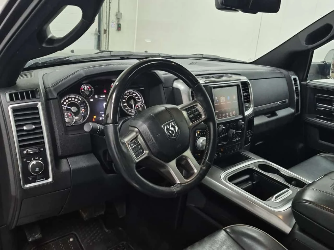 Dodge RAM 1500 * Limited* АВТОКРЕДИТ БЕЗ ПЪРВОНАЧАЛНА ВНОСКА* , снимка 12 - Автомобили и джипове - 54587011