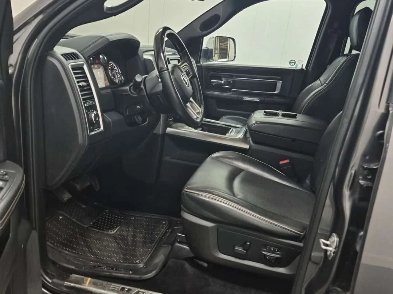 Dodge RAM 1500 * Limited* АВТОКРЕДИТ БЕЗ ПЪРВОНАЧАЛНА ВНОСКА* , снимка 5 - Автомобили и джипове - 54587011
