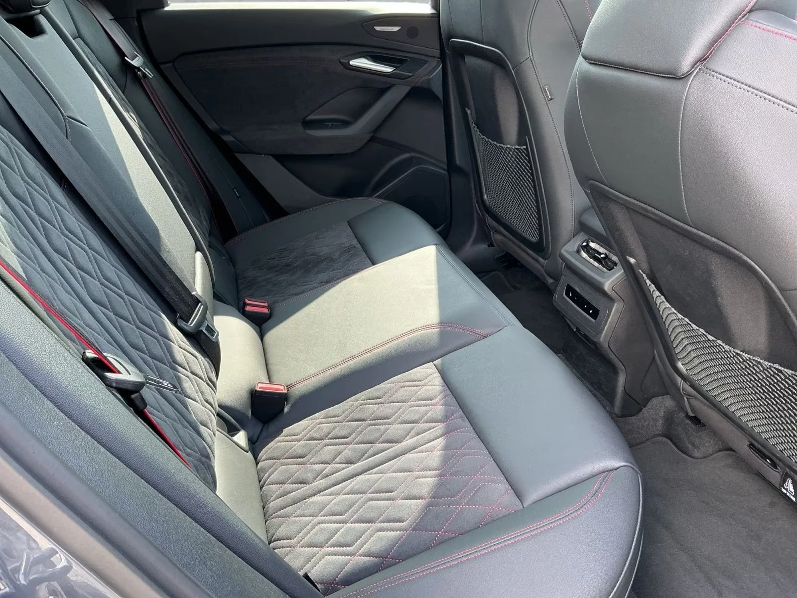 Audi Q6 SQ6 E-TRON / MMI PRO / B&O / MATRIX / 360 / HUD /, снимка 16 - Автомобили и джипове - 55198915