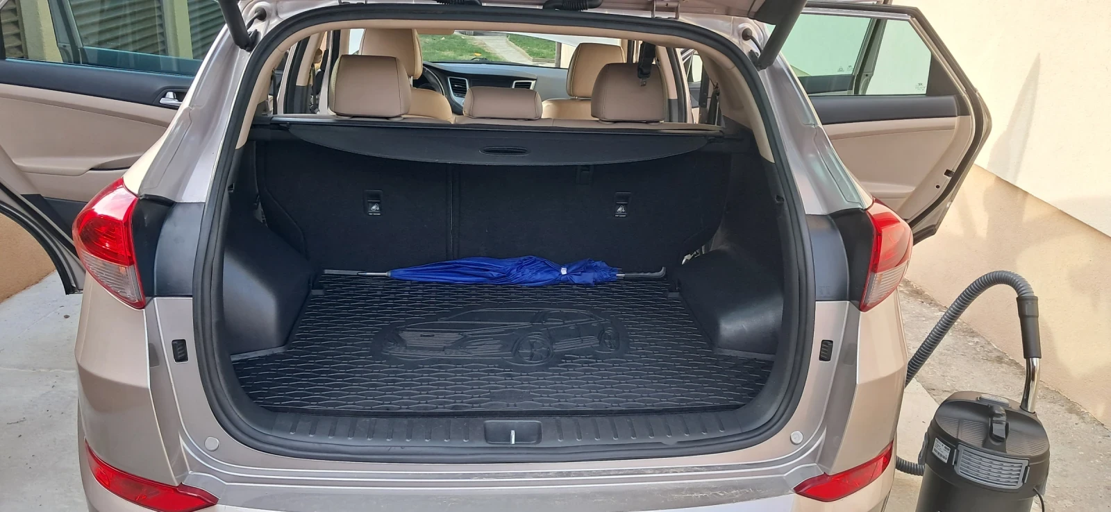 Hyundai Tucson 2.0 Disel 4?4 , снимка 11 - Автомобили и джипове - 55843433