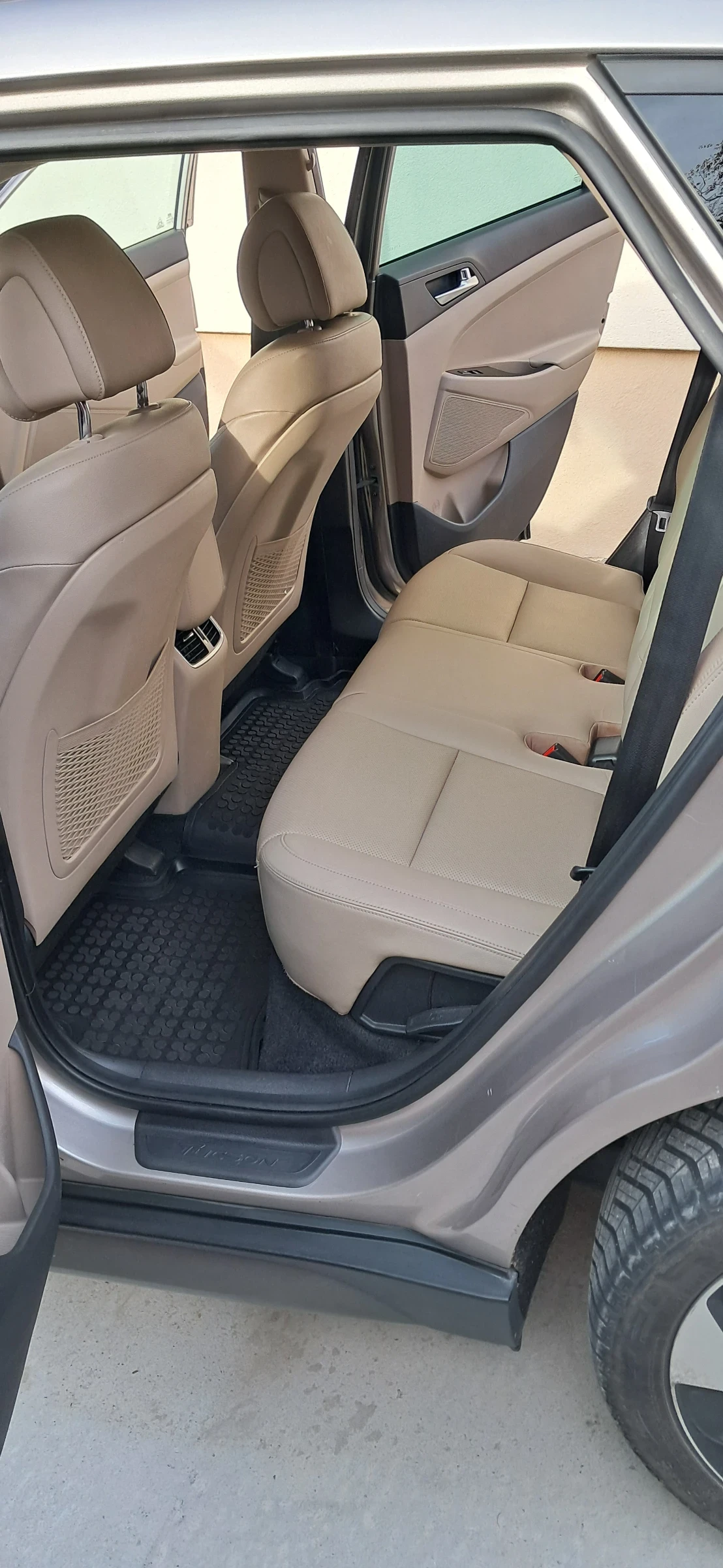 Hyundai Tucson 2.0 Disel 4?4 , снимка 8 - Автомобили и джипове - 55843433