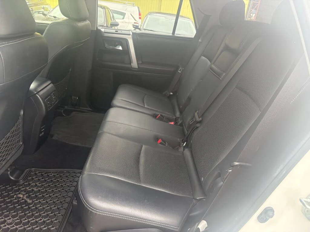 Toyota 4runner 4.0* V6* ПОДГРЕВ* КАМЕРА* КЕЙЛЕС* LANE* ASSIST, снимка 12 - Автомобили и джипове - 55434128