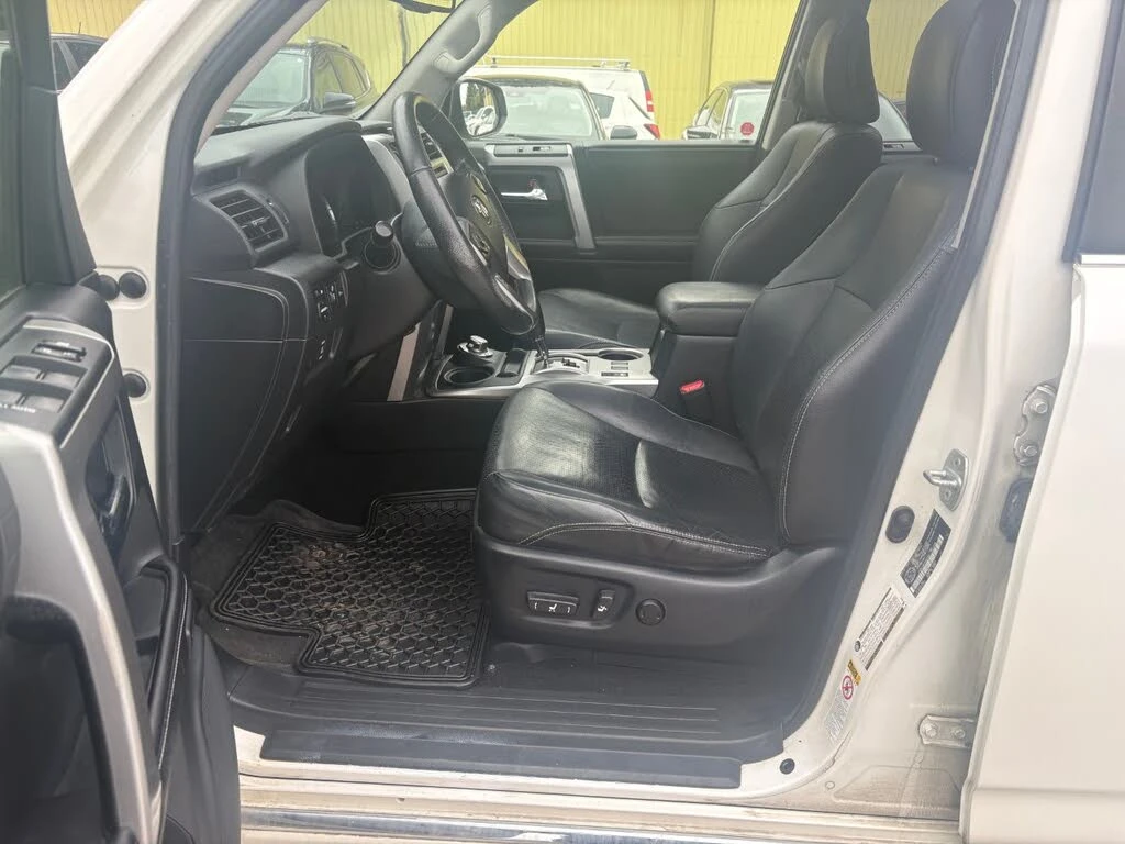 Toyota 4runner 4.0* V6* ПОДГРЕВ* КАМЕРА* КЕЙЛЕС* LANE* ASSIST, снимка 6 - Автомобили и джипове - 55434128