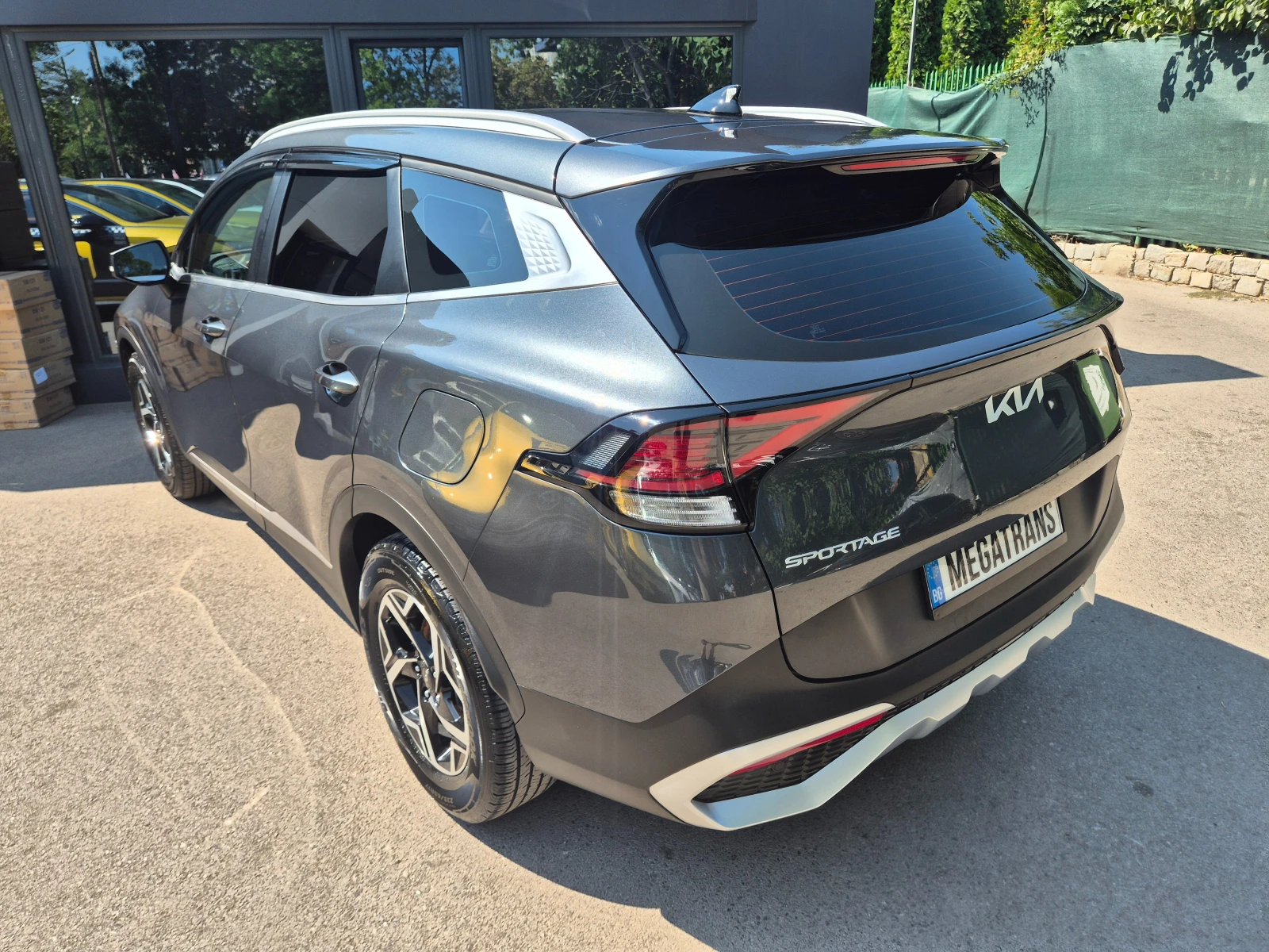 Kia Sportage 2.0 CRDI 4�2 - ������� � �� | Mobile.bg � ����������� 3