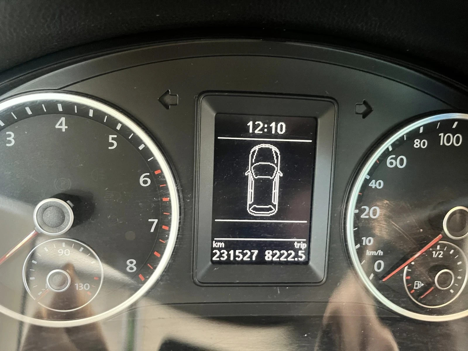 VW Tiguan, снимка 8 - Автомобили и джипове - 56643418