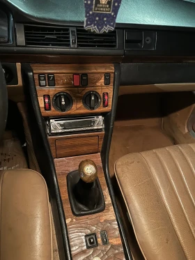 Mercedes-Benz 124 300 d, снимка 11