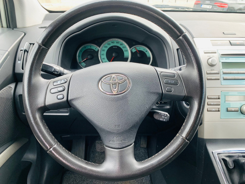Toyota Corolla verso 2.0 D-4D, снимка 15 - Автомобили и джипове - 45404426