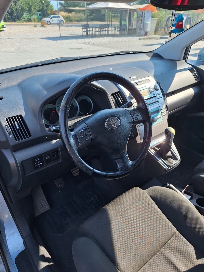 Toyota Corolla verso, снимка 8 - Автомобили и джипове - 47900965