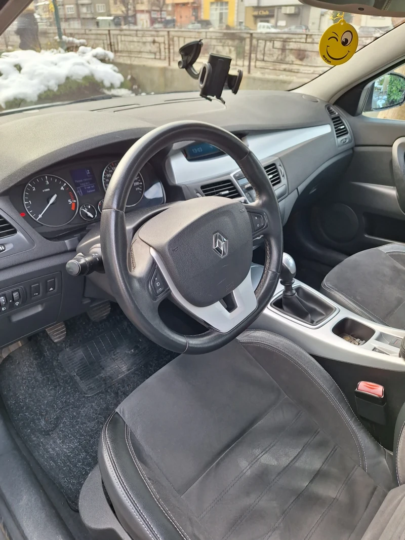 Renault Laguna 3, снимка 6 - Автомобили и джипове - 49562513