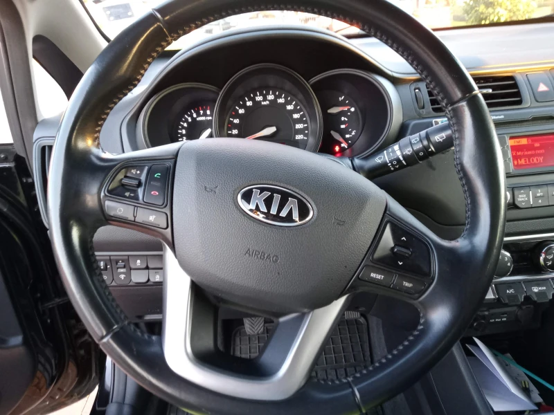 Kia Rio, снимка 10 - Автомобили и джипове - 52922542
