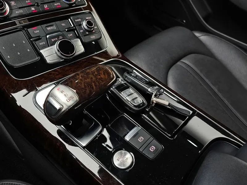 Audi A8 3.0 TDI Quattro - САМО 30% АВАНС, снимка 17 - Автомобили и джипове - 55707665