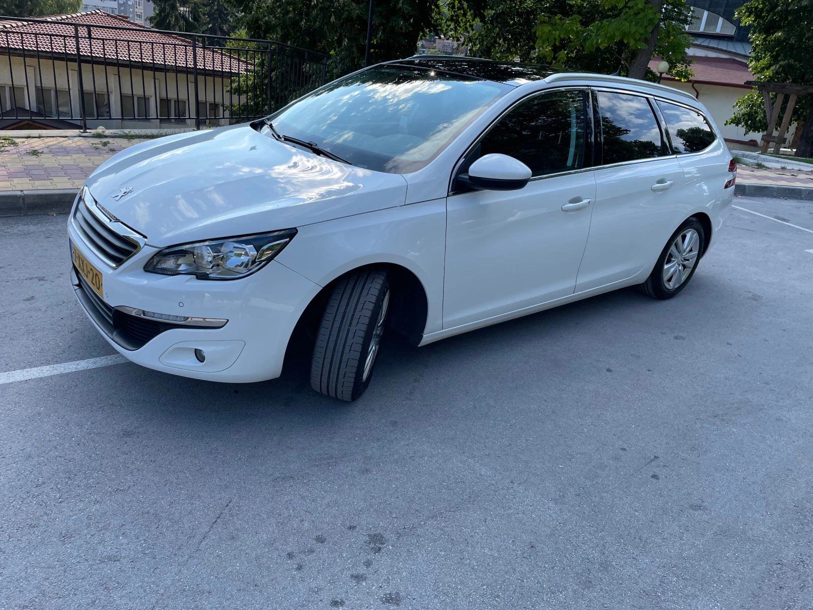 Peugeot 308 SW 1.6 blueHdi * Регистрирана*  - изображение 2