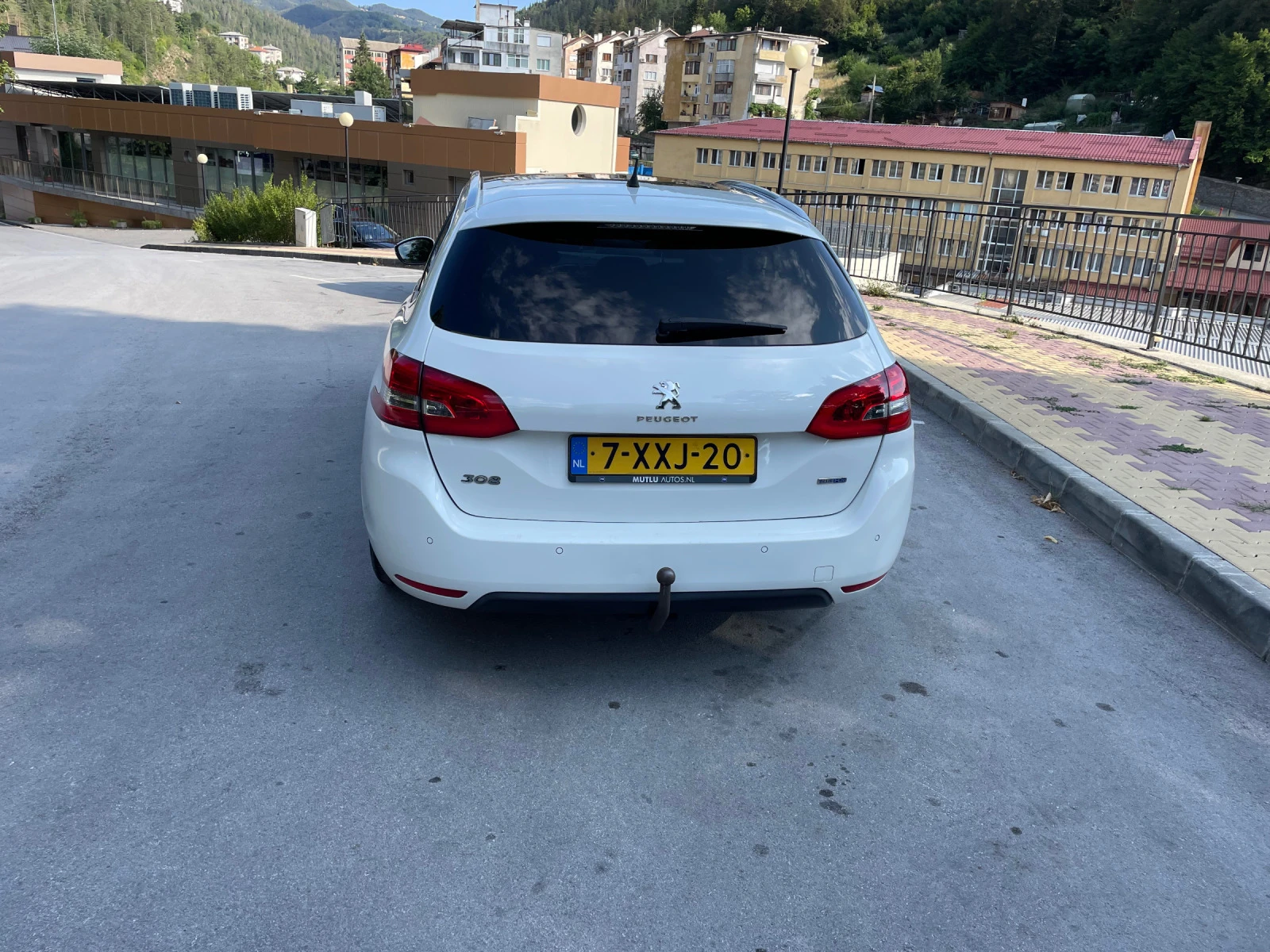 Peugeot 308 SW 1.6 blueHdi * Регистрирана*  - изображение 5