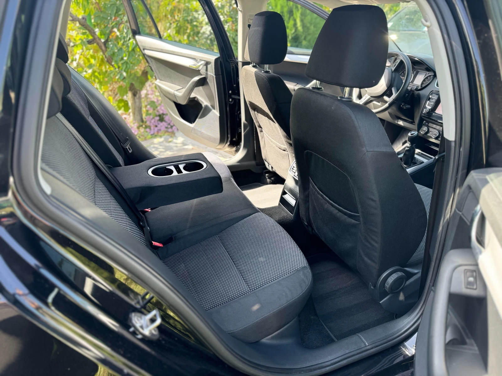 Skoda Octavia Executive | Mobile.bg — изображение 14