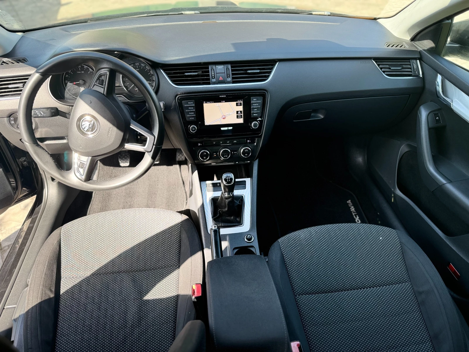 Skoda Octavia Executive | Mobile.bg — изображение 12