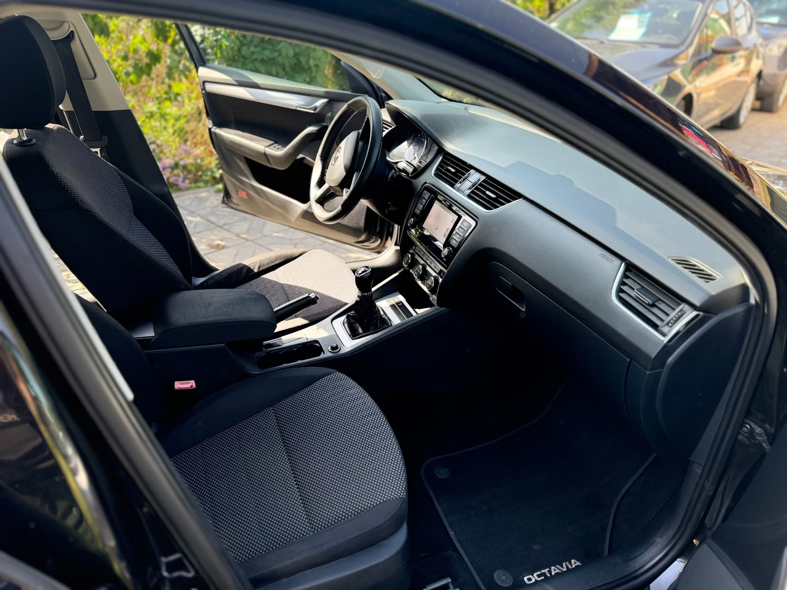 Skoda Octavia Executive | Mobile.bg — изображение 13