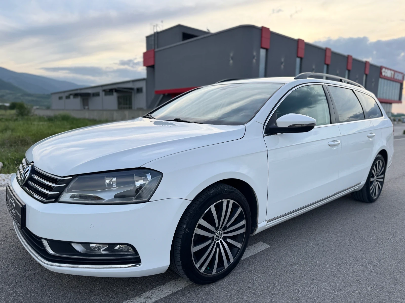 VW Passat 2.0 TDI / DSG AVTOMAT / NAVI / PARKTRONIC  - изображение 3