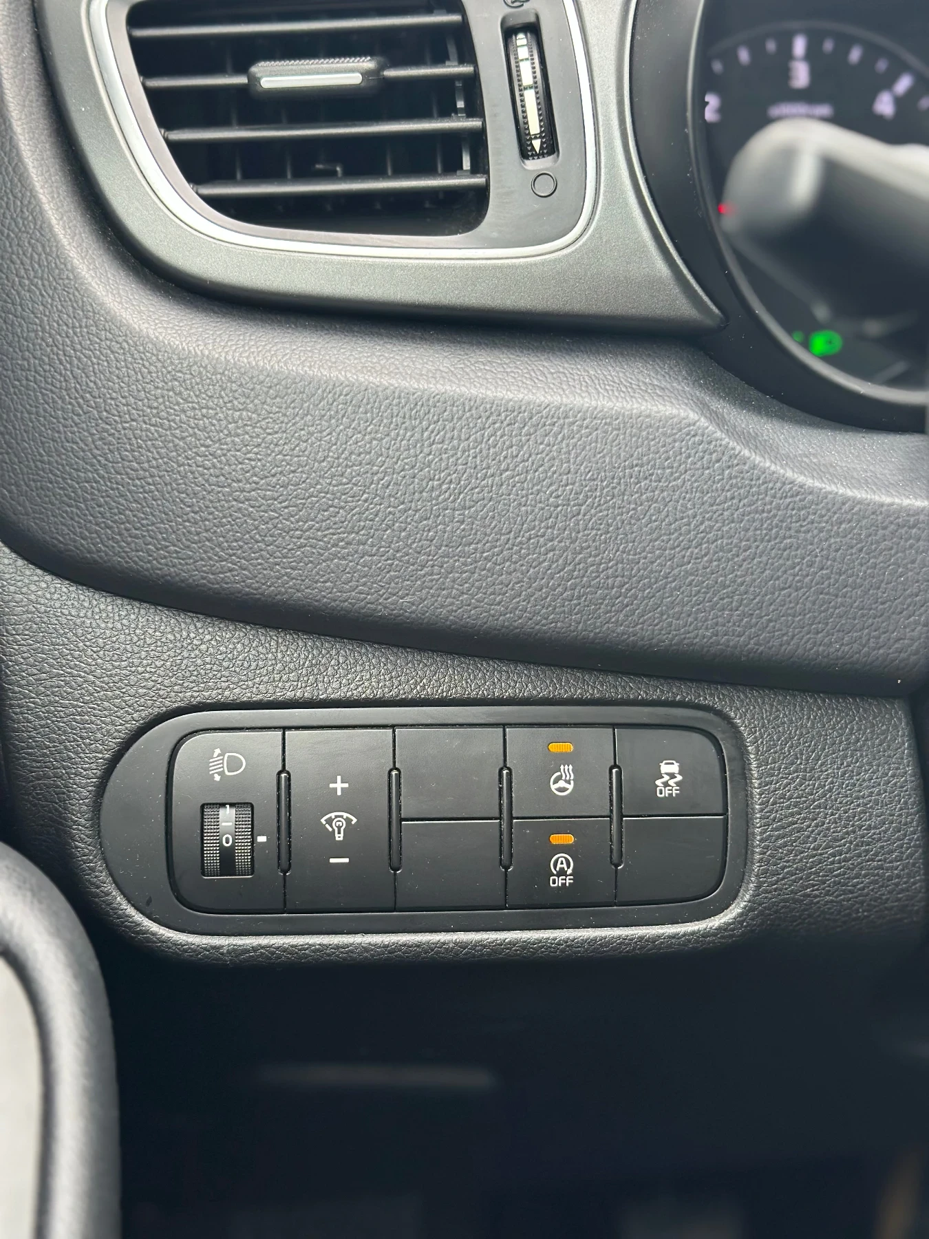 Kia Carens 1.7 CRDI, снимка 16 - Автомобили и джипове - 53886091