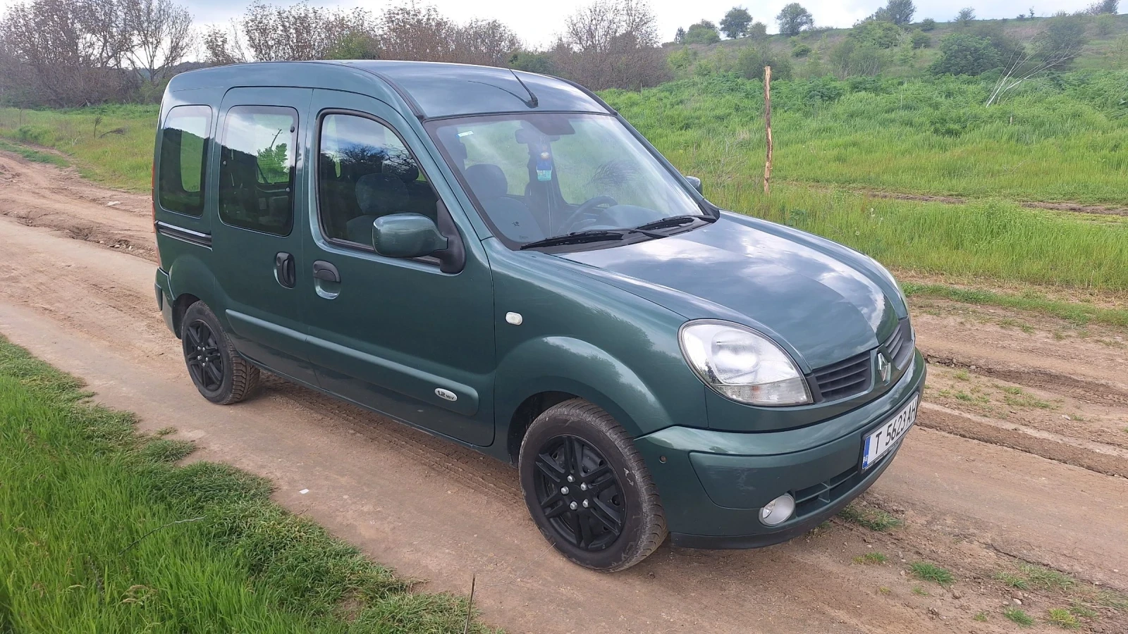 Renault Kangoo 1.2i , снимка 9 - Автомобили и джипове - 54408225