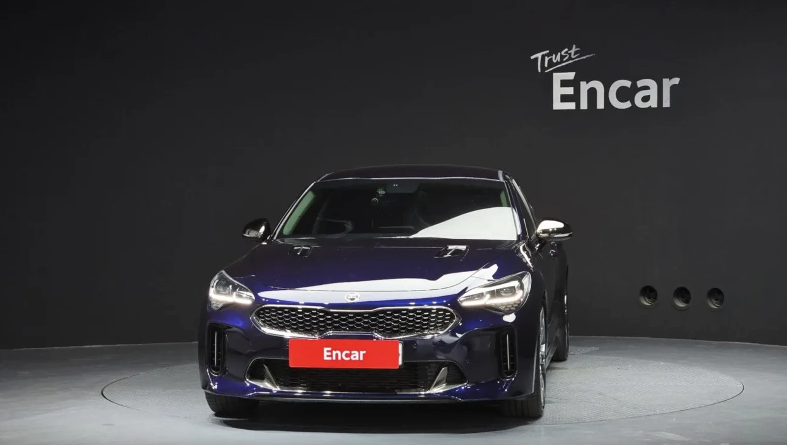 Kia Stinger 3.3 GT MASTERS / ПАНОРАМА / 360 КАМЕРИ / ОБДУХВАНЕ, снимка 3 - Автомобили и джипове - 55089745