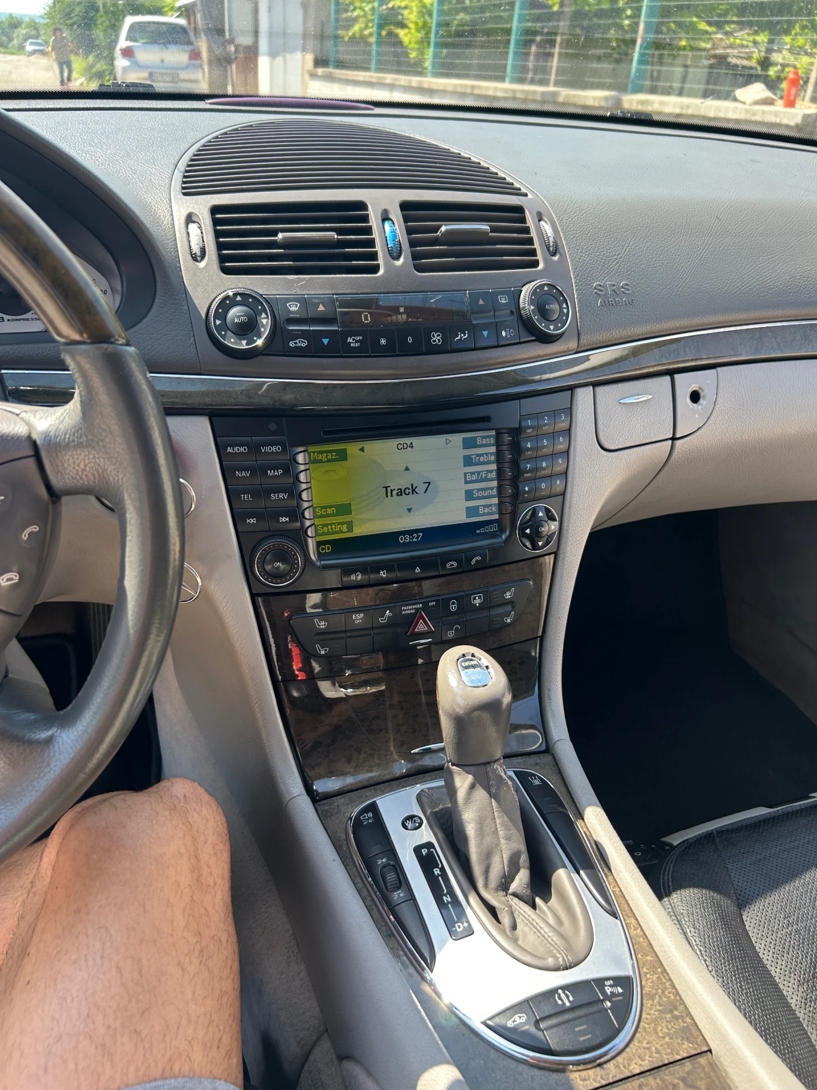 Mercedes-Benz E 500, снимка 6 - Автомобили и джипове - 55180059