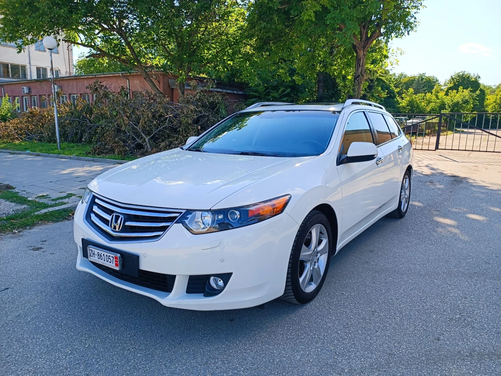 Honda Accord 2.4i-201кс-ШВЕЙЦАРИЯ-РЪЧКА-6ск, снимка 7 - Автомобили и джипове - 55283552