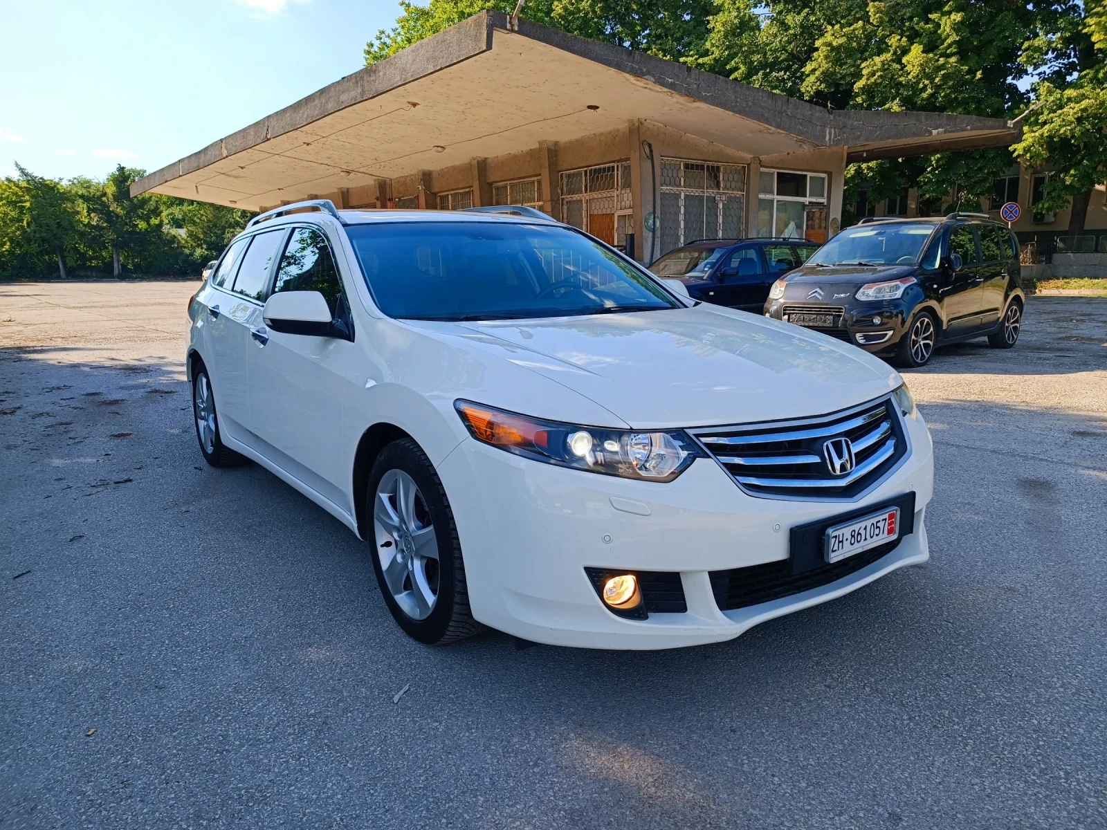 Honda Accord 2.4i-201кс-ШВЕЙЦАРИЯ-РЪЧКА-6ск, снимка 2 - Автомобили и джипове - 55283552