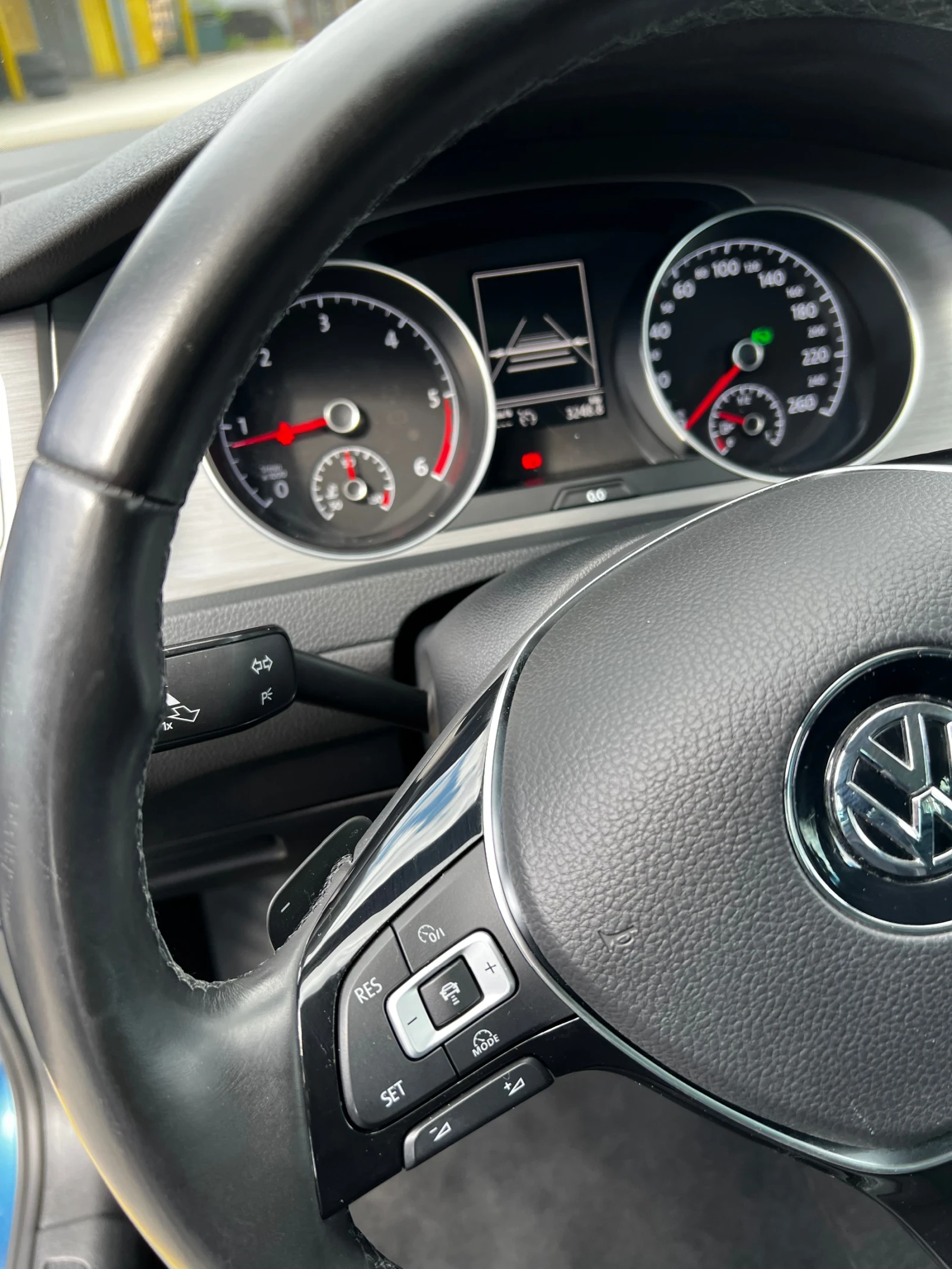 VW Golf 1.6tdi 110к.с. Xenon/DSG, снимка 15 - Автомобили и джипове - 55503539