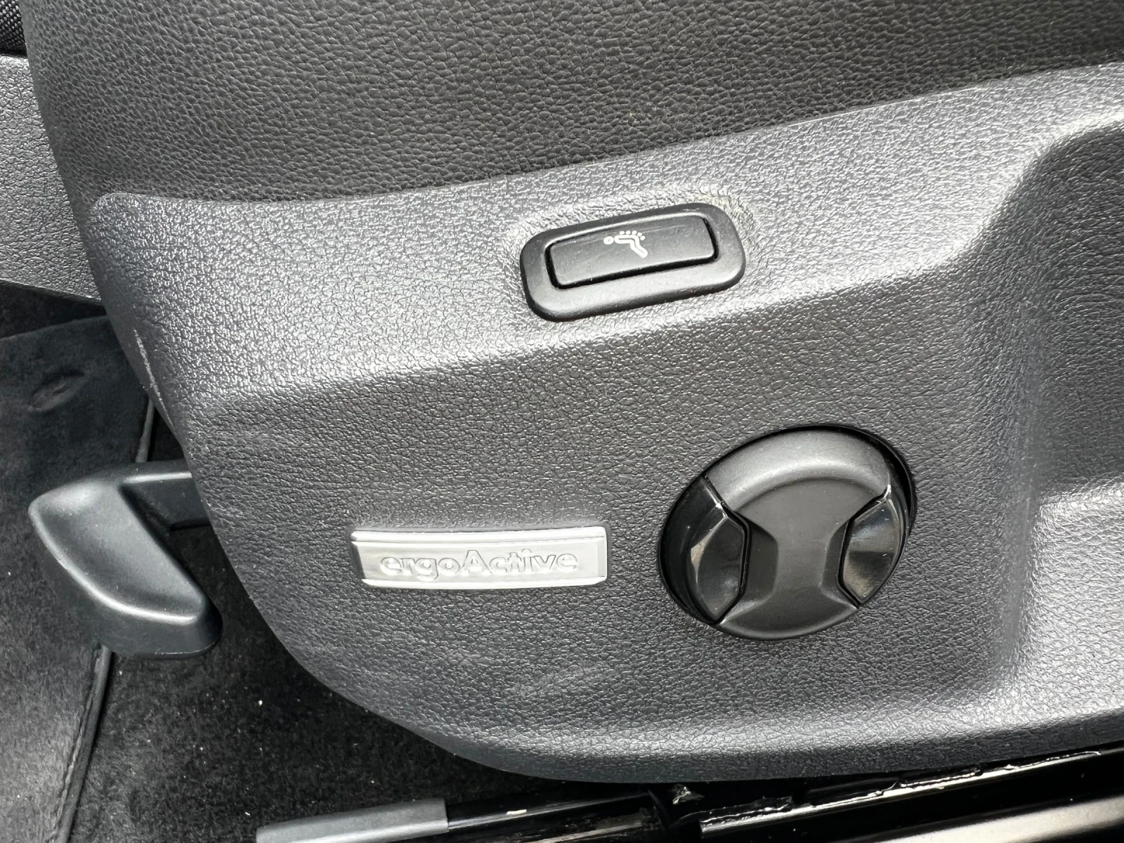 VW Golf 1.6tdi 110к.с. Xenon/DSG, снимка 8 - Автомобили и джипове - 55503539