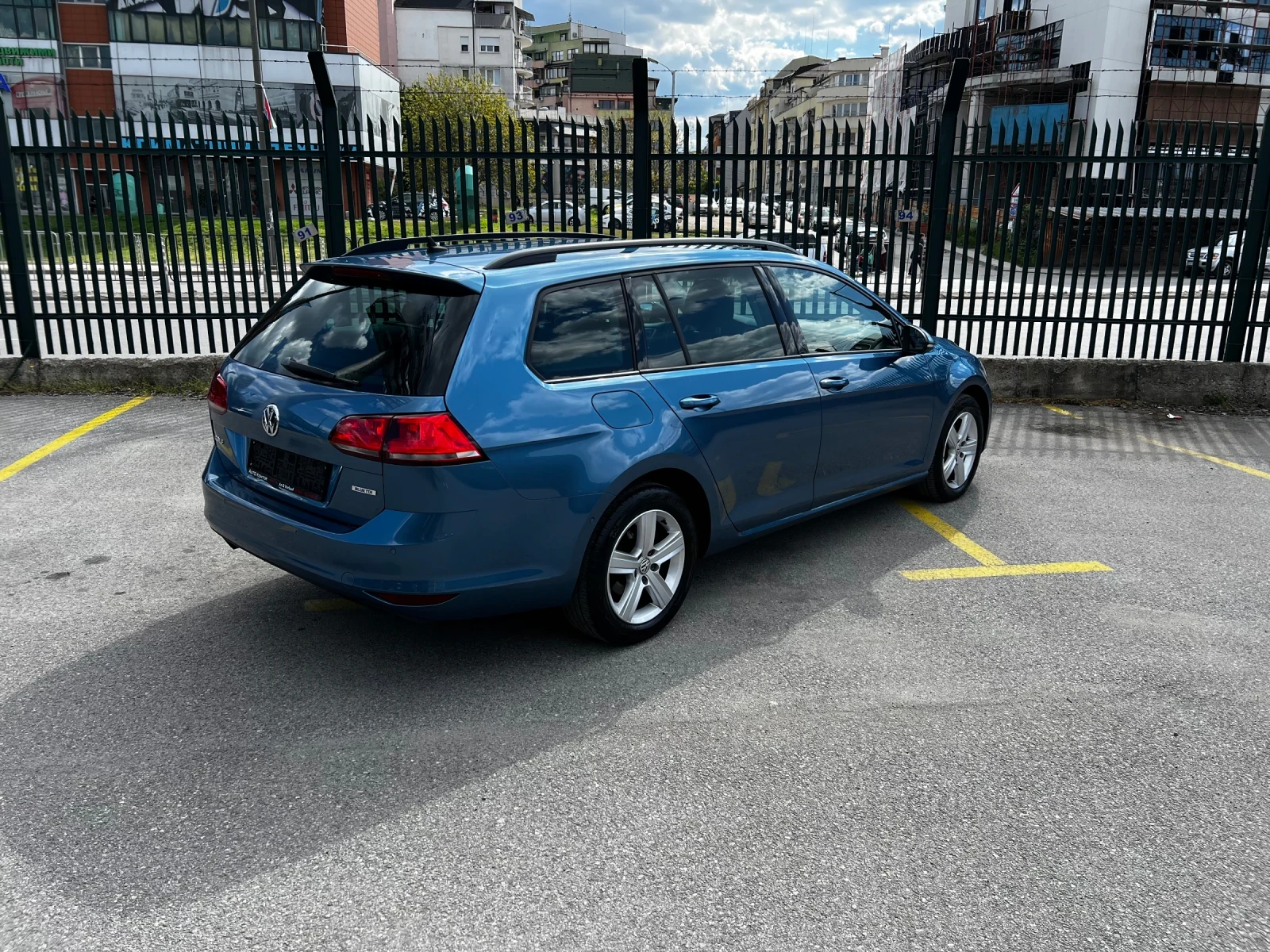 VW Golf 1.6tdi 110к.с. Xenon/DSG, снимка 5 - Автомобили и джипове - 55503539