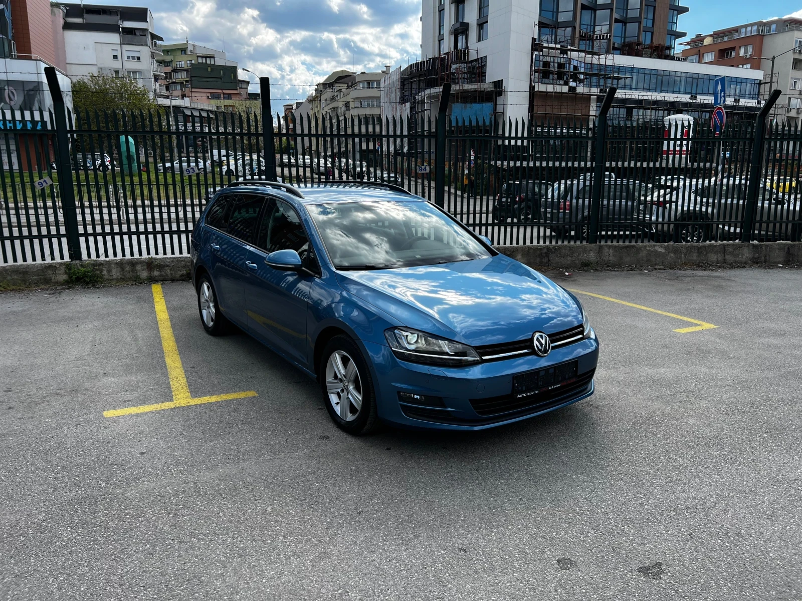 VW Golf 1.6tdi 110к.с. Xenon/DSG, снимка 4 - Автомобили и джипове - 55503539