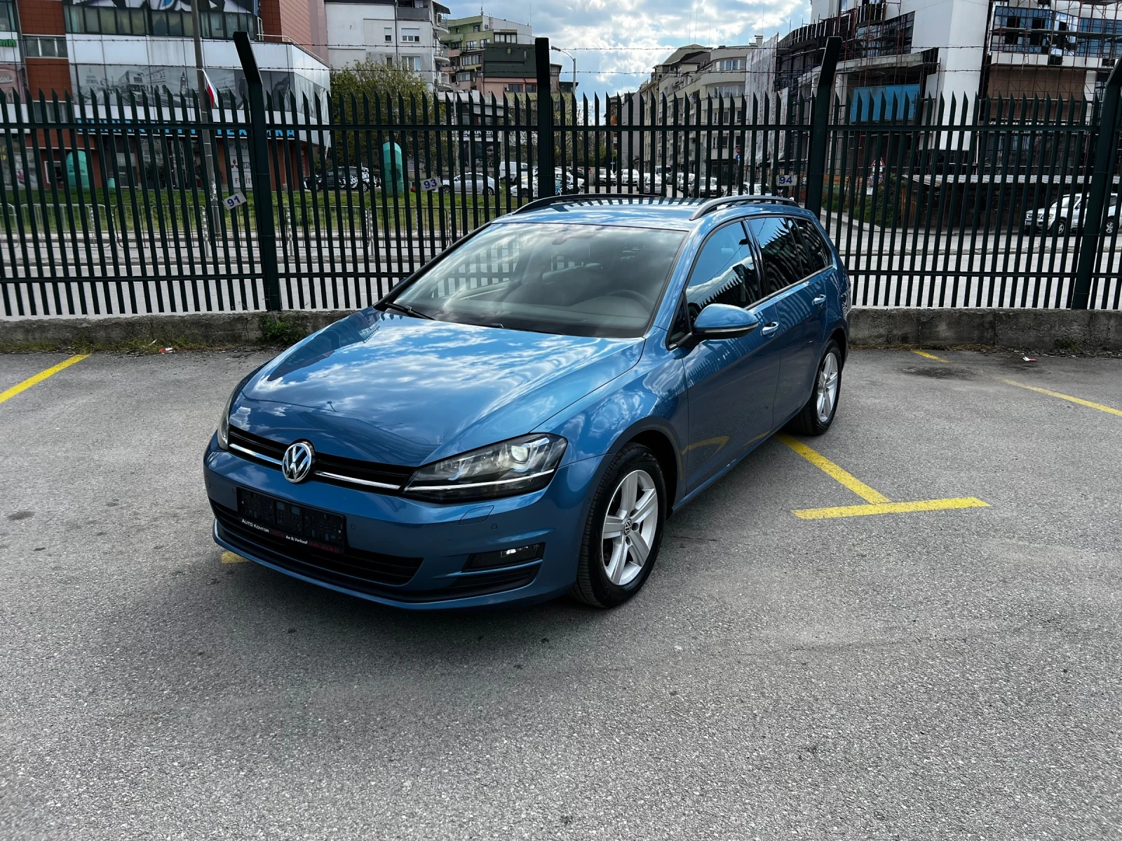 VW Golf 1.6tdi 110к.с. Xenon/DSG, снимка 2 - Автомобили и джипове - 55503539