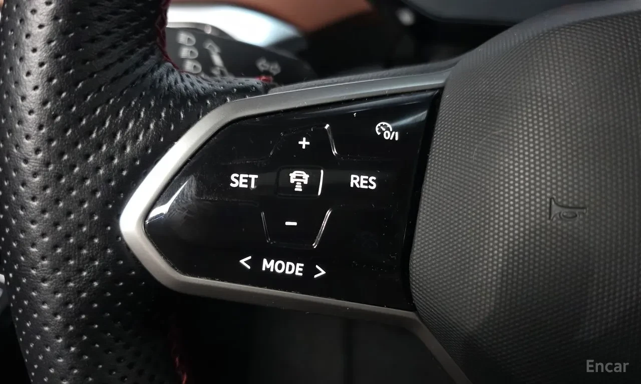 VW ID.4 PRO/360/ПАНОРАМА/ПОДГРЕВ/IQ LED MATRIX/ДИСТОРНИК, снимка 14 - Автомобили и джипове - 56121471