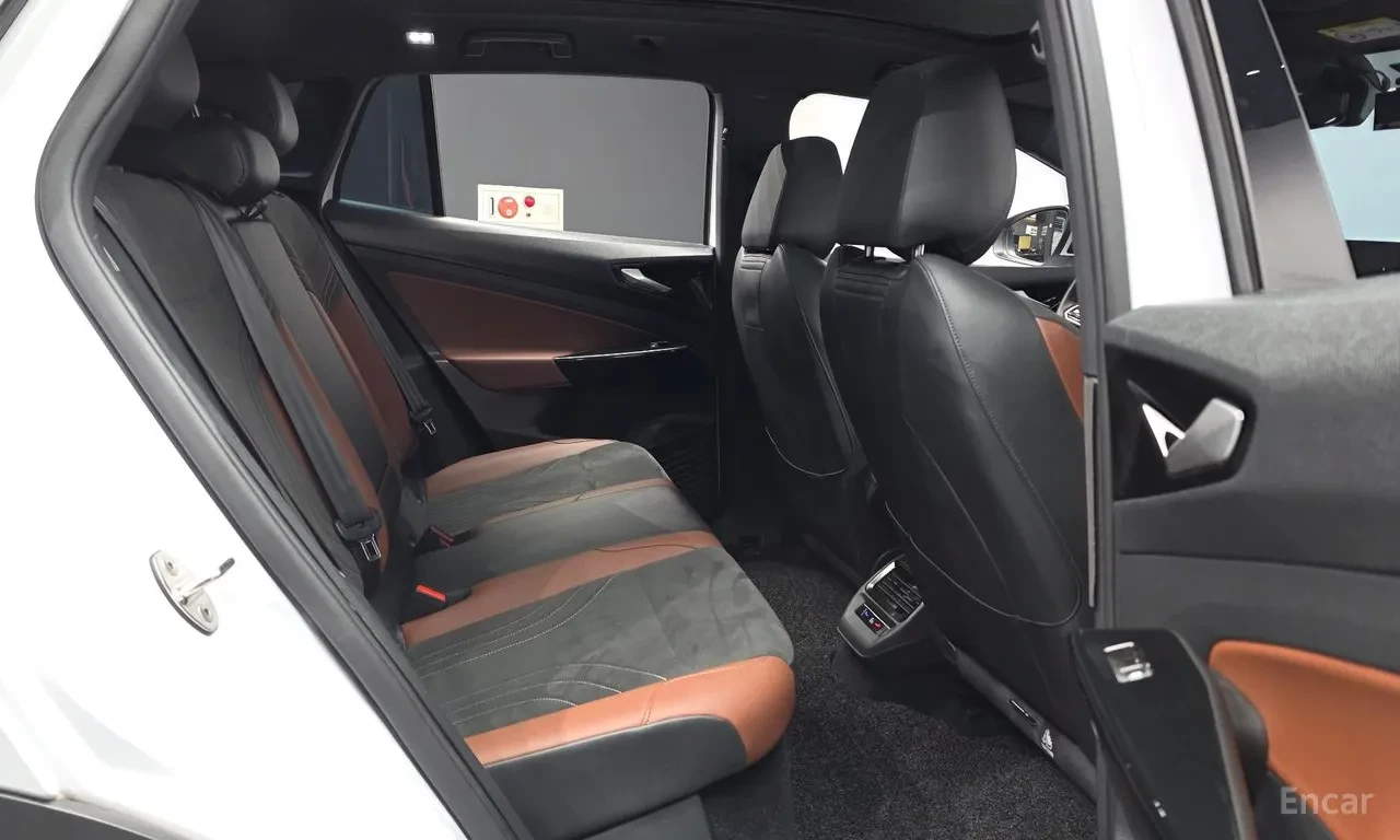 VW ID.4 PRO/360/ПАНОРАМА/ПОДГРЕВ/IQ LED MATRIX/ДИСТОРНИК, снимка 12 - Автомобили и джипове - 56121471