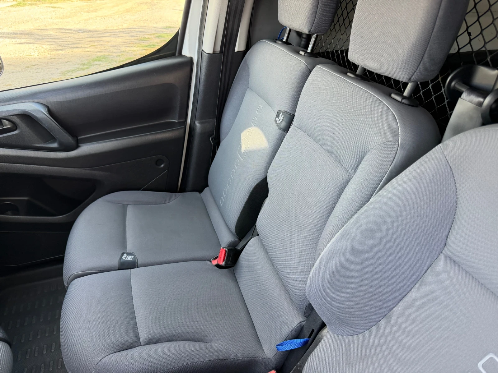 Citroen Berlingo 1.6HDI, снимка 5 - Автомобили и джипове - 56214045