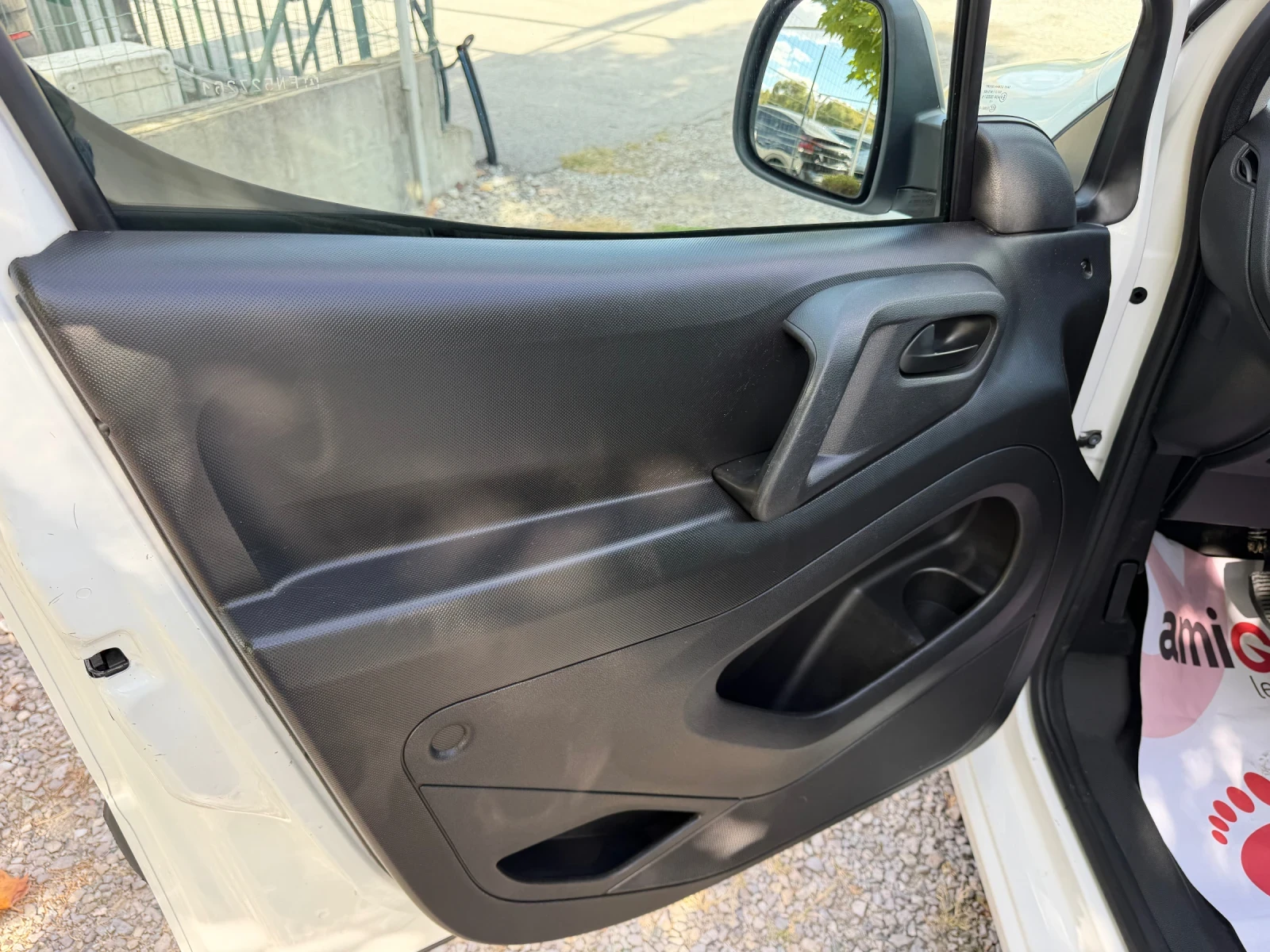 Citroen Berlingo 1.6HDI, снимка 12 - Автомобили и джипове - 56214045