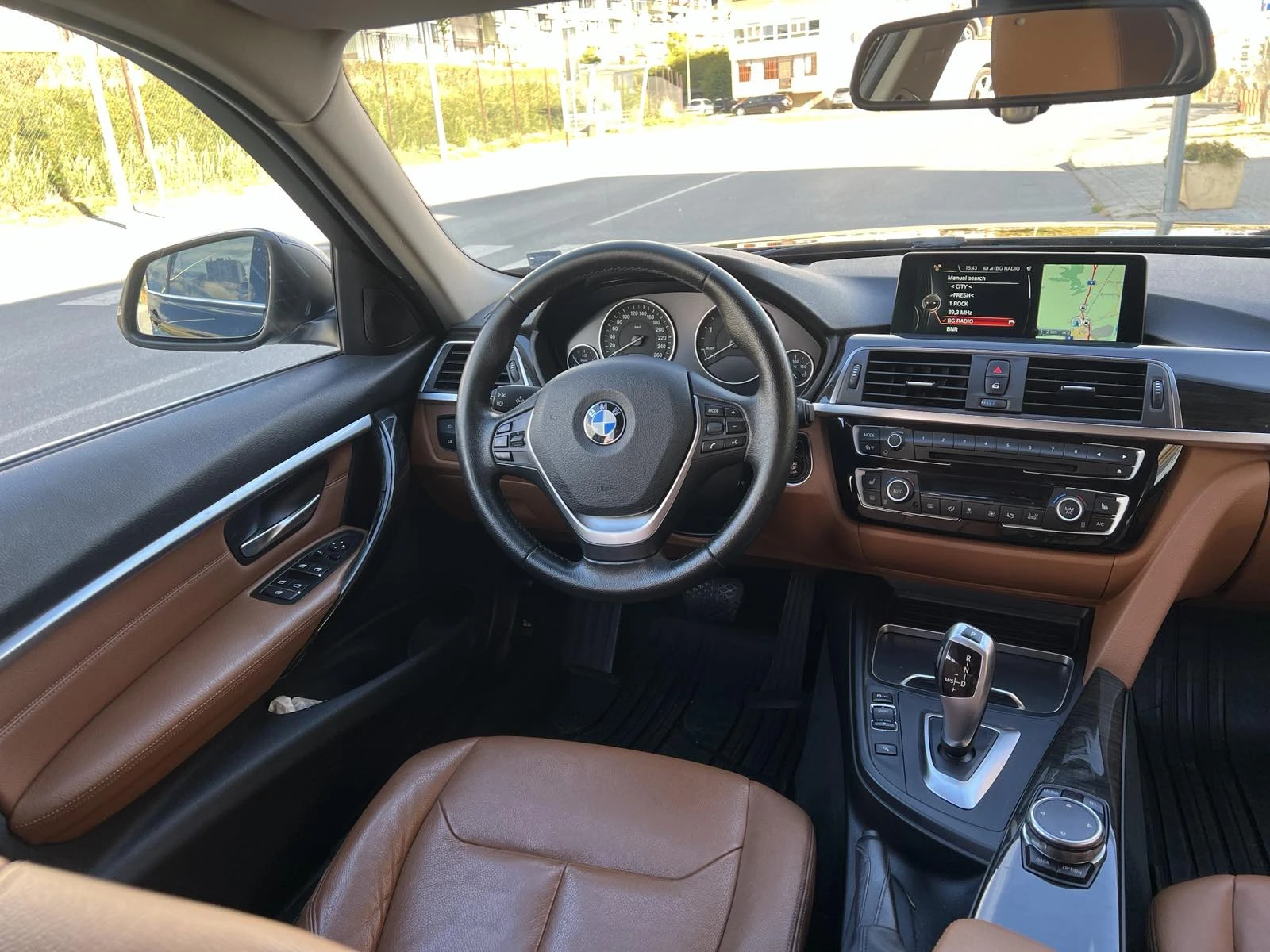 BMW 320 xDrive ФЕЙС /серв. история, снимка 9 - Автомобили и джипове - 56659360