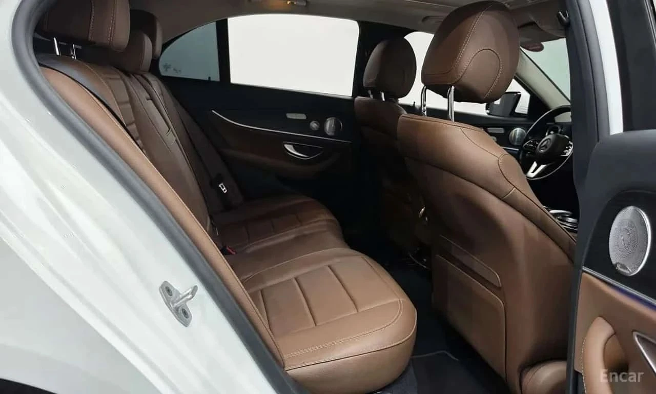 Mercedes-Benz E 300, снимка 11 - Автомобили и джипове - 56726651