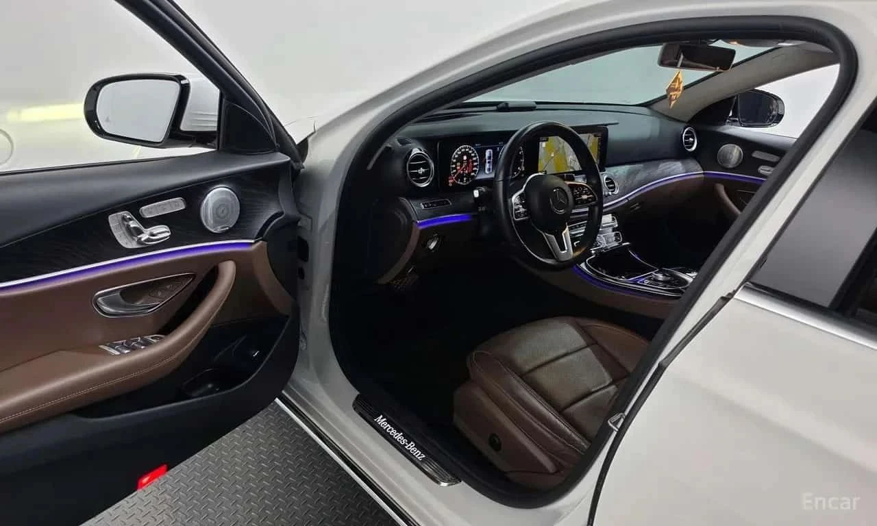 Mercedes-Benz E 300, снимка 10 - Автомобили и джипове - 56726651