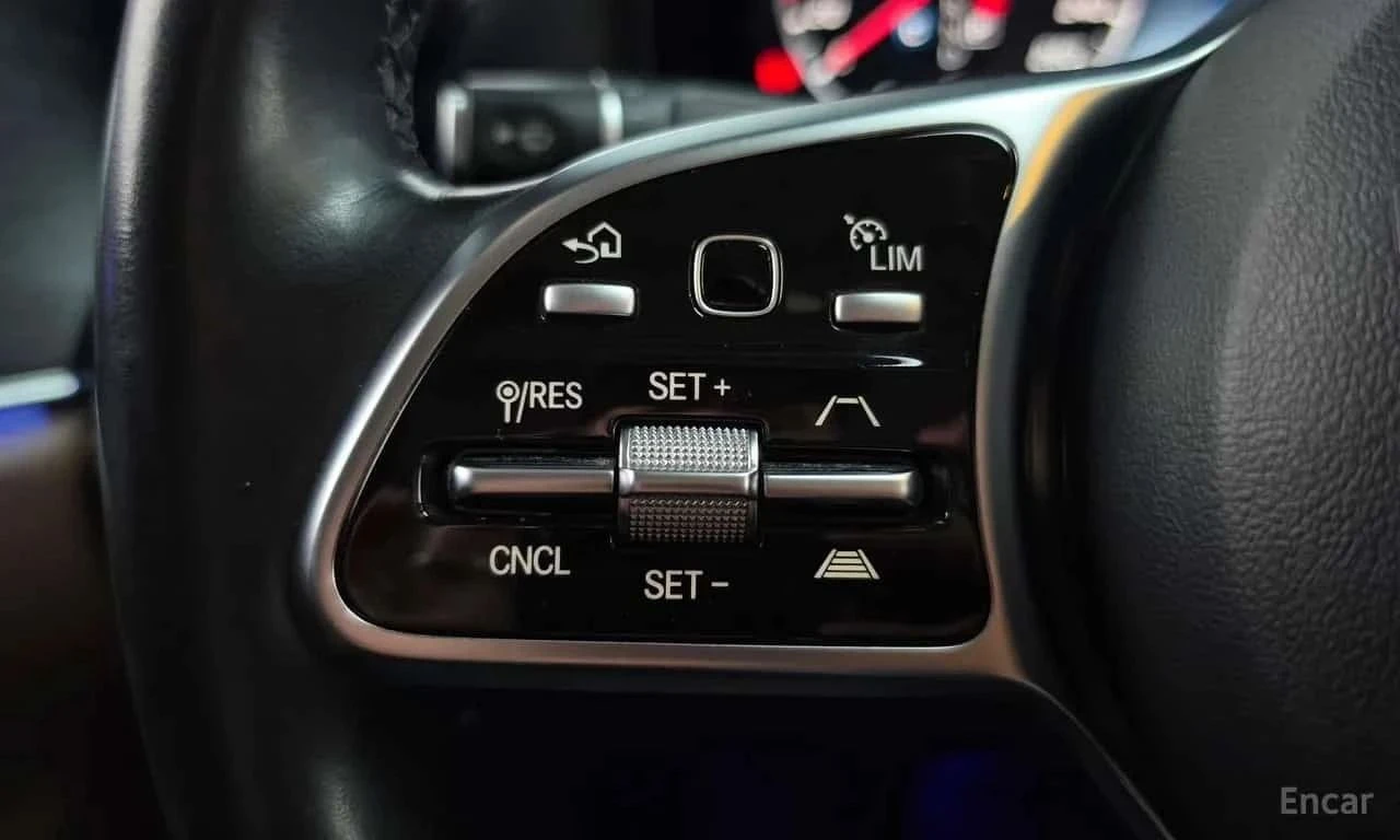 Mercedes-Benz E 300, снимка 16 - Автомобили и джипове - 56726651