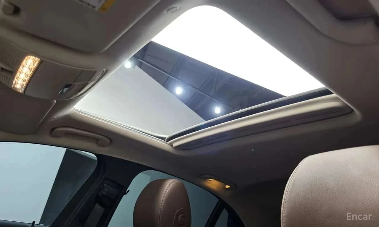 Mercedes-Benz E 300, снимка 17 - Автомобили и джипове - 56726651