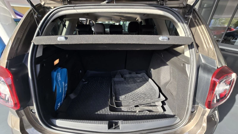 Dacia Duster 1.3 TCE, снимка 11 - Автомобили и джипове - 52248825