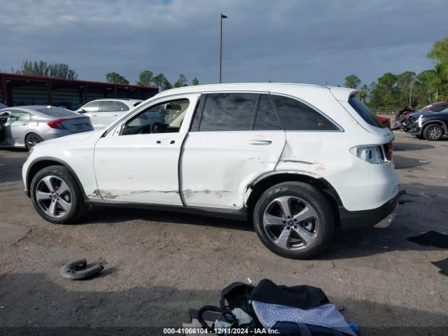 Mercedes-Benz GLC 300 9-G Tronic * 2018г 33К КМ!, снимка 8 - Автомобили и джипове - 48665985