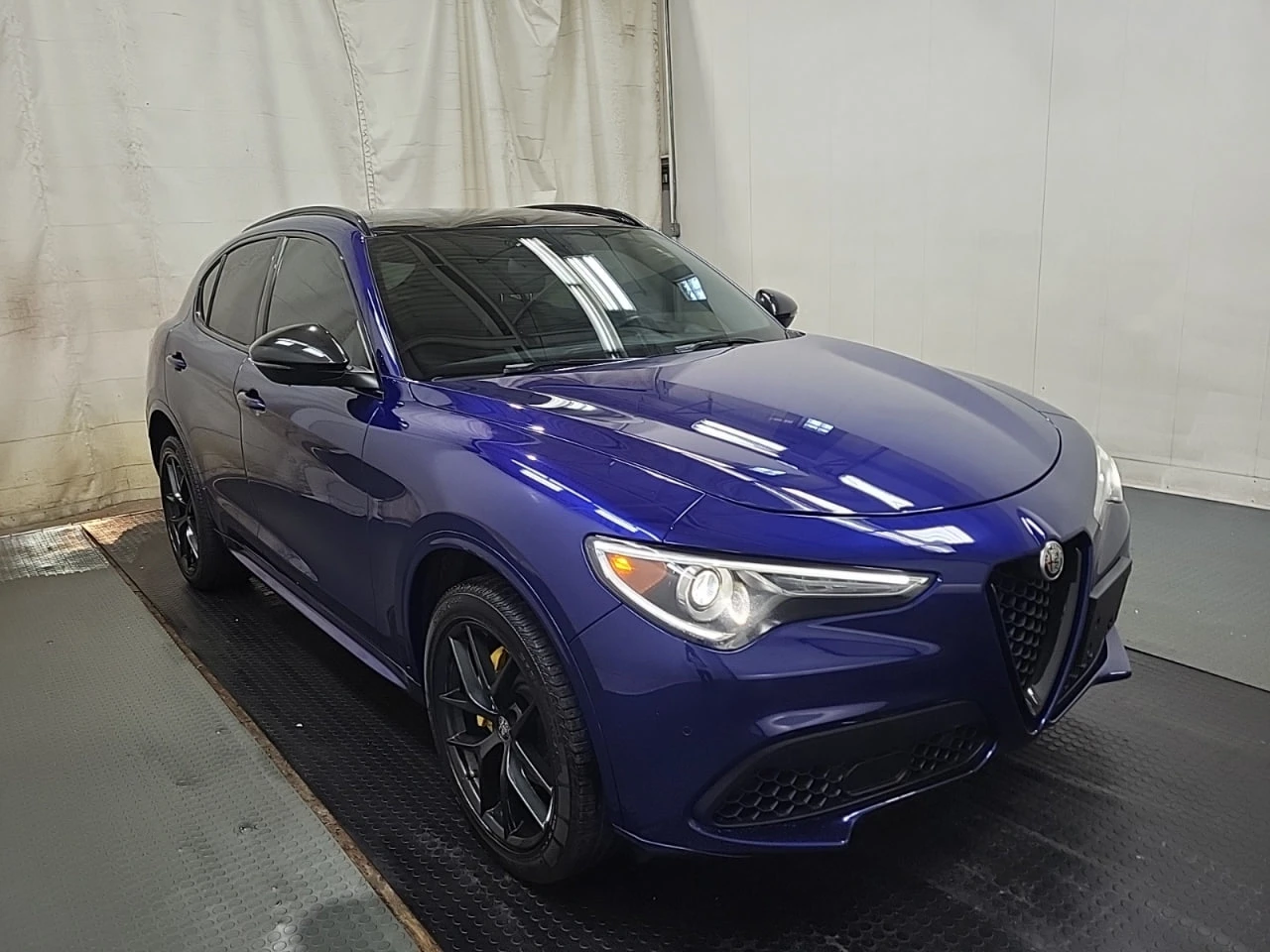 Alfa Romeo Stelvio * CARFAX * АВТО КРЕДИТ * ЦЕНА ДО БГ! - изображение 2