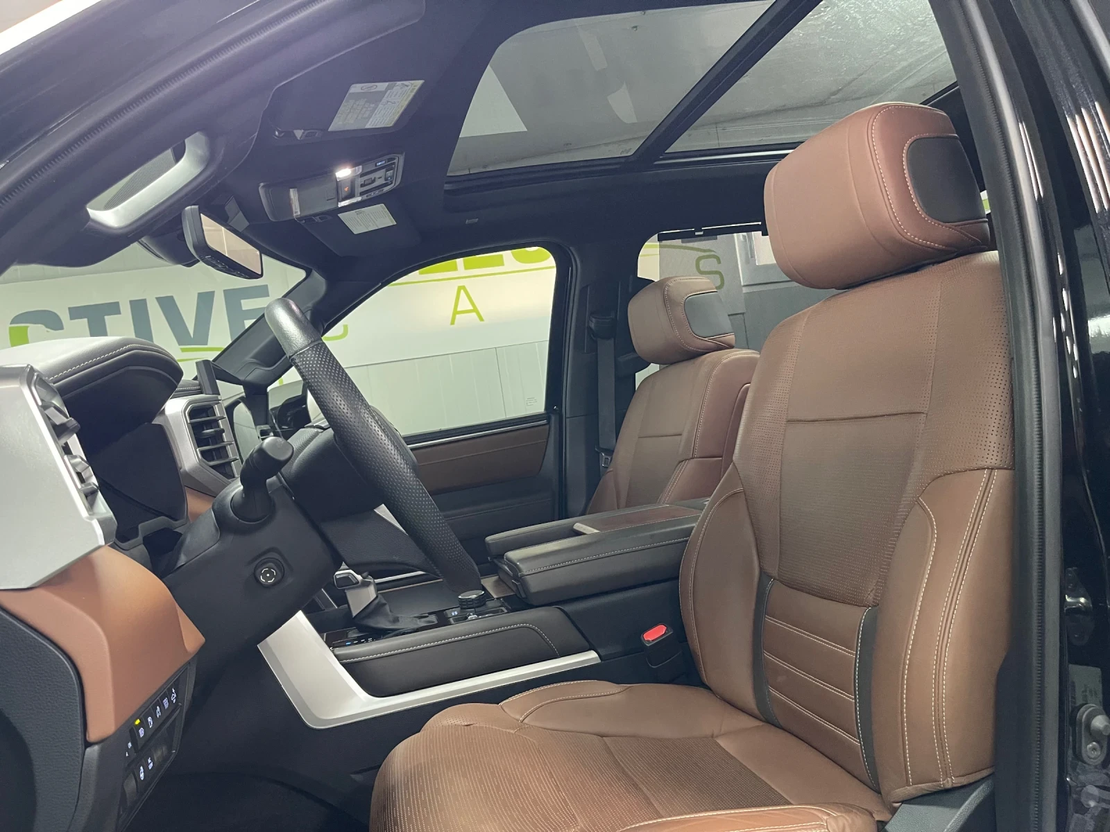 Toyota Tundra 4WD 1794 Edition Hybrid CrewMax - изображение 10