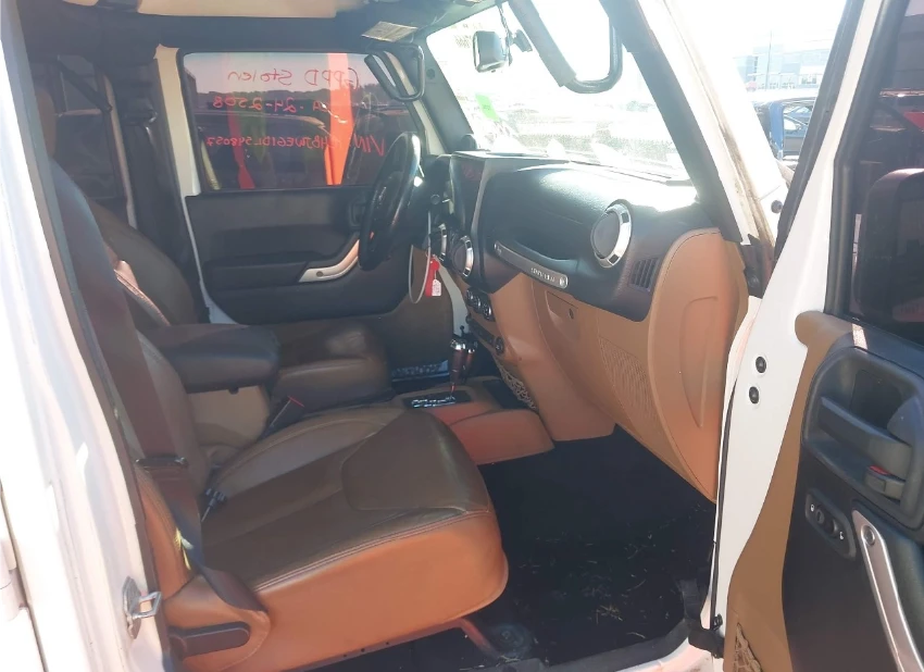 Jeep Wrangler UNLIMITED SAHARA 4x4 - изображение 9