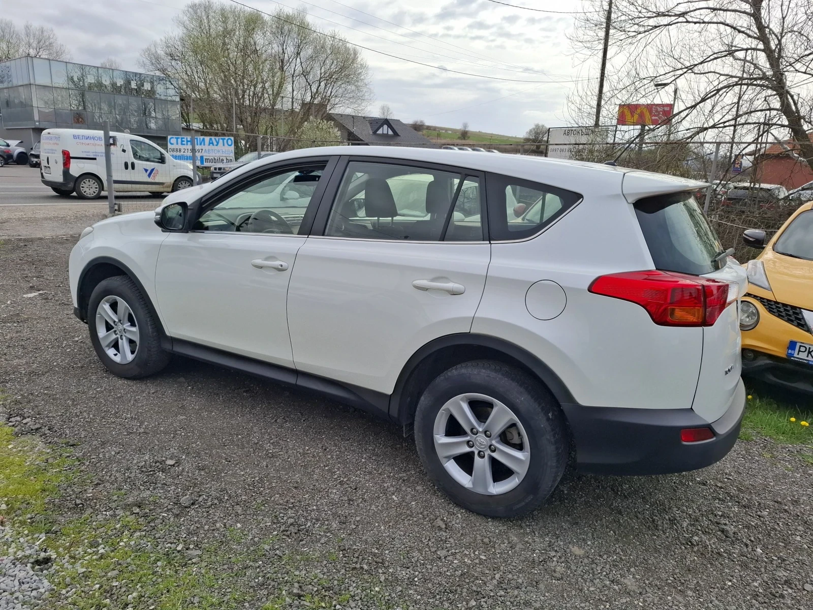 Toyota Rav4 2.0 - 125kc.Бяла перла, снимка 6 - Автомобили и джипове - 54220370
