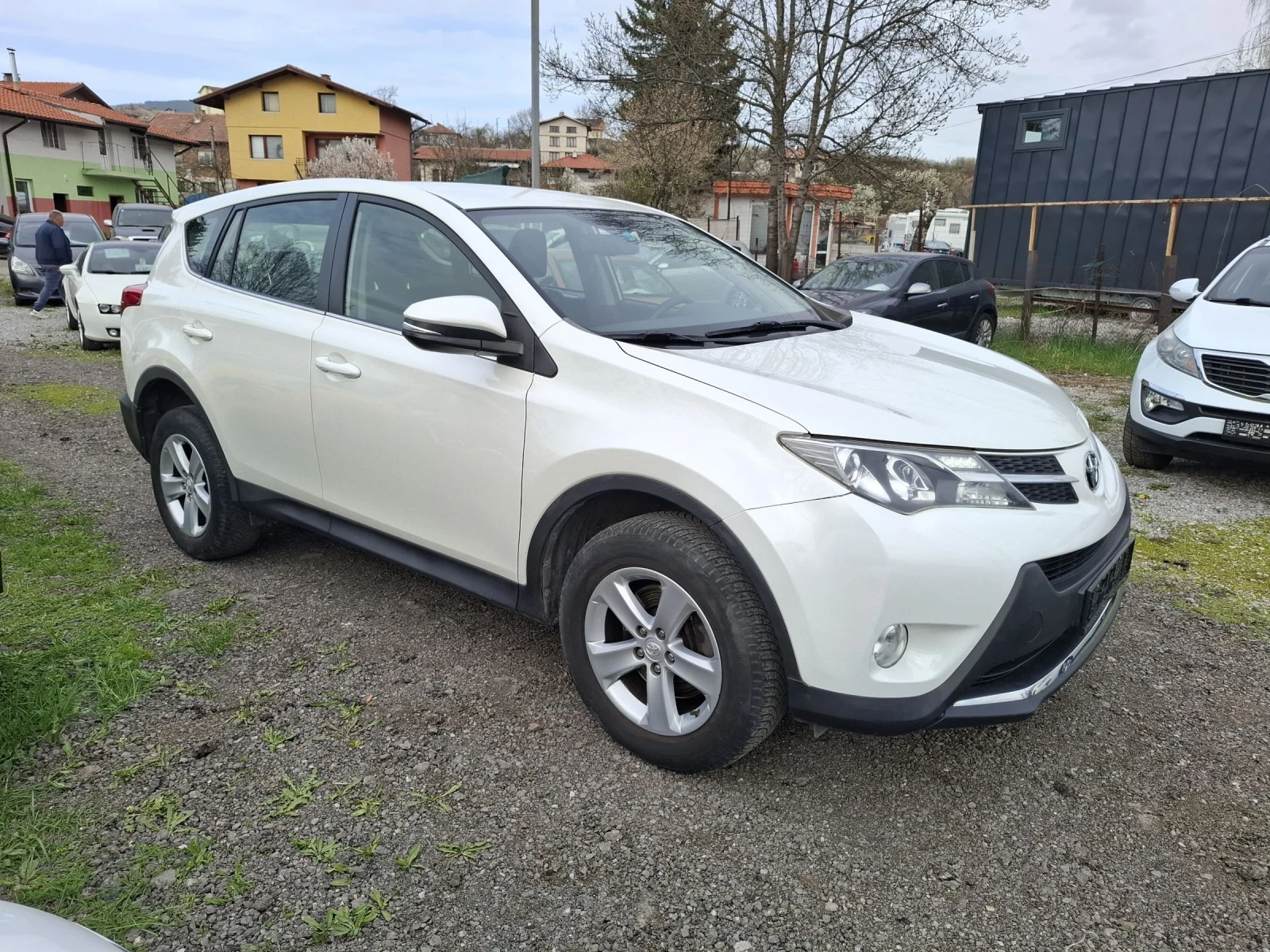 Toyota Rav4 2.0 - 125kc.Бяла перла, снимка 2 - Автомобили и джипове - 54220370
