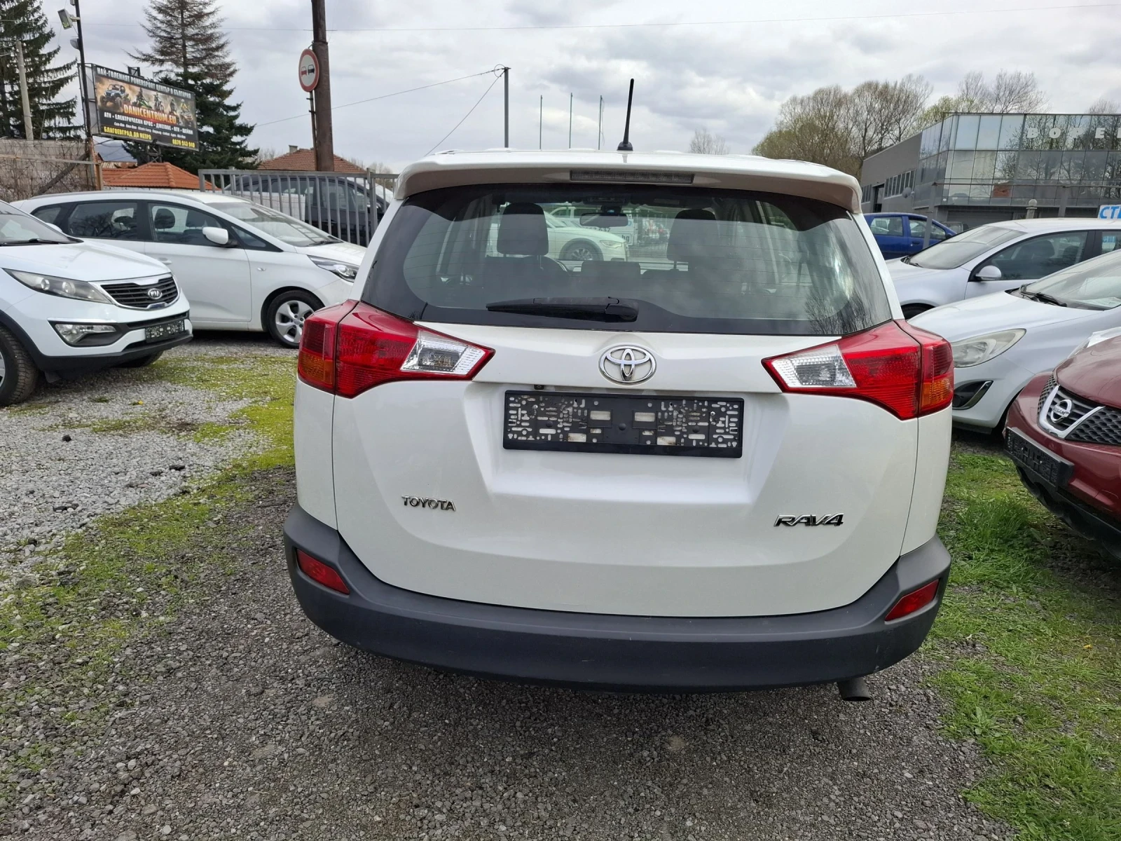 Toyota Rav4 2.0 - 125kc.Бяла перла, снимка 4 - Автомобили и джипове - 54220370